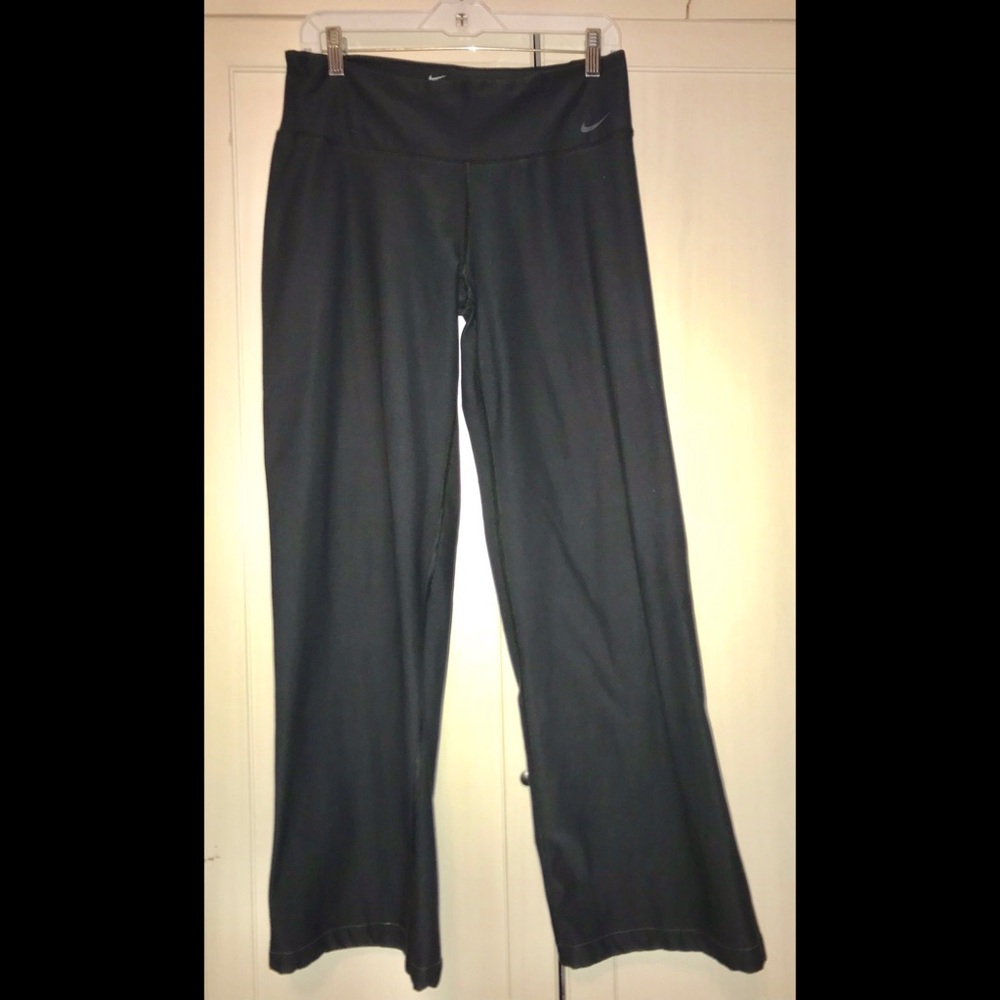 Nike: Wide Leg Yoga Pants (Size M)